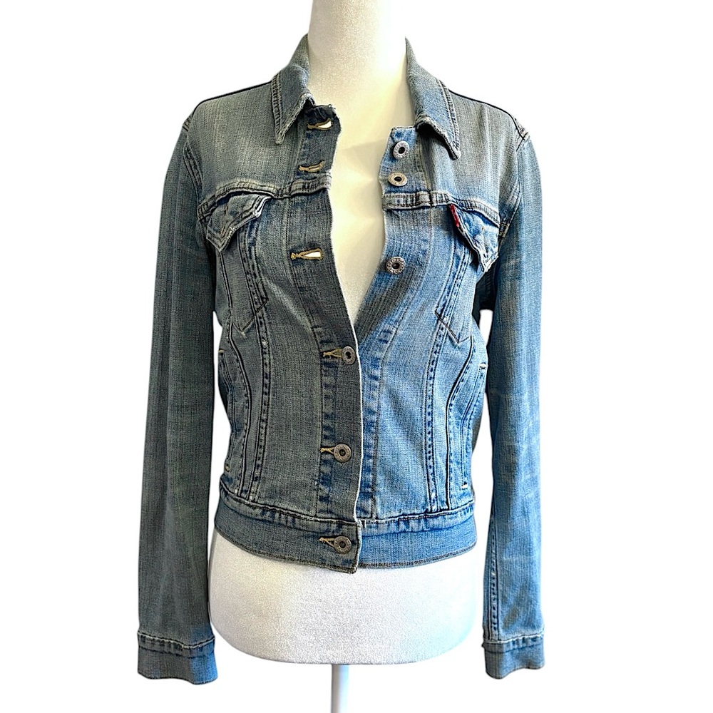 Levi’s Vintage Light Medium Wash Classic Trucker Denim Jean Jacket Small